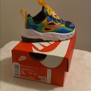 Toddler Nike Air Max 270 size 5c
